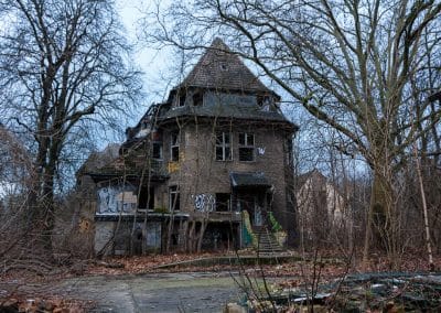 Zombie hospital Kinderkrankenhaus Weissensee Abandoned Berlin 2015 1380