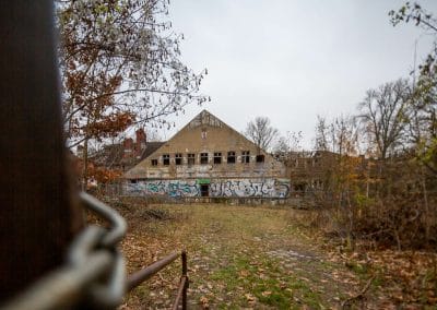Zombie hospital Kinderkrankenhaus Weissensee Abandoned Berlin 2019 2237